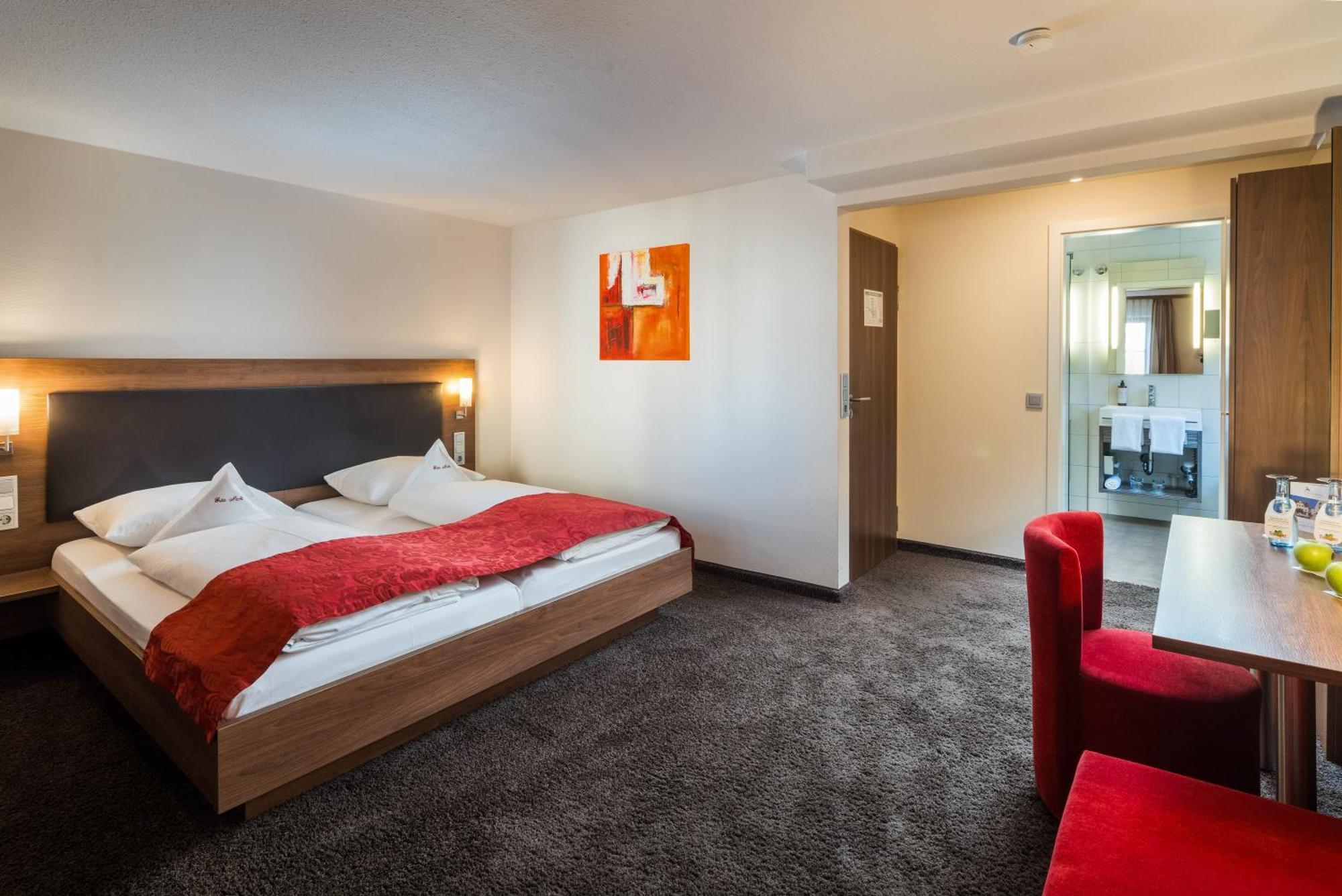 Hotel Schwanen Köngen Zewnętrze zdjęcie