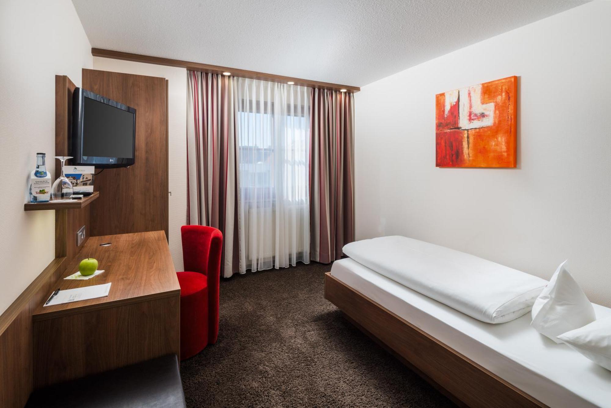 Hotel Schwanen Köngen Zewnętrze zdjęcie